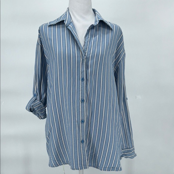 Babaton Tops - Babaton Aritzia archive button down shirt light blue white stripe size Xs